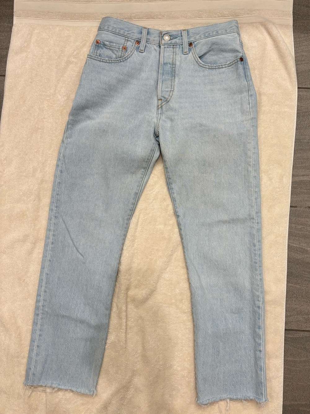 Levi's Light Wash Straight Leg Women's Jeans